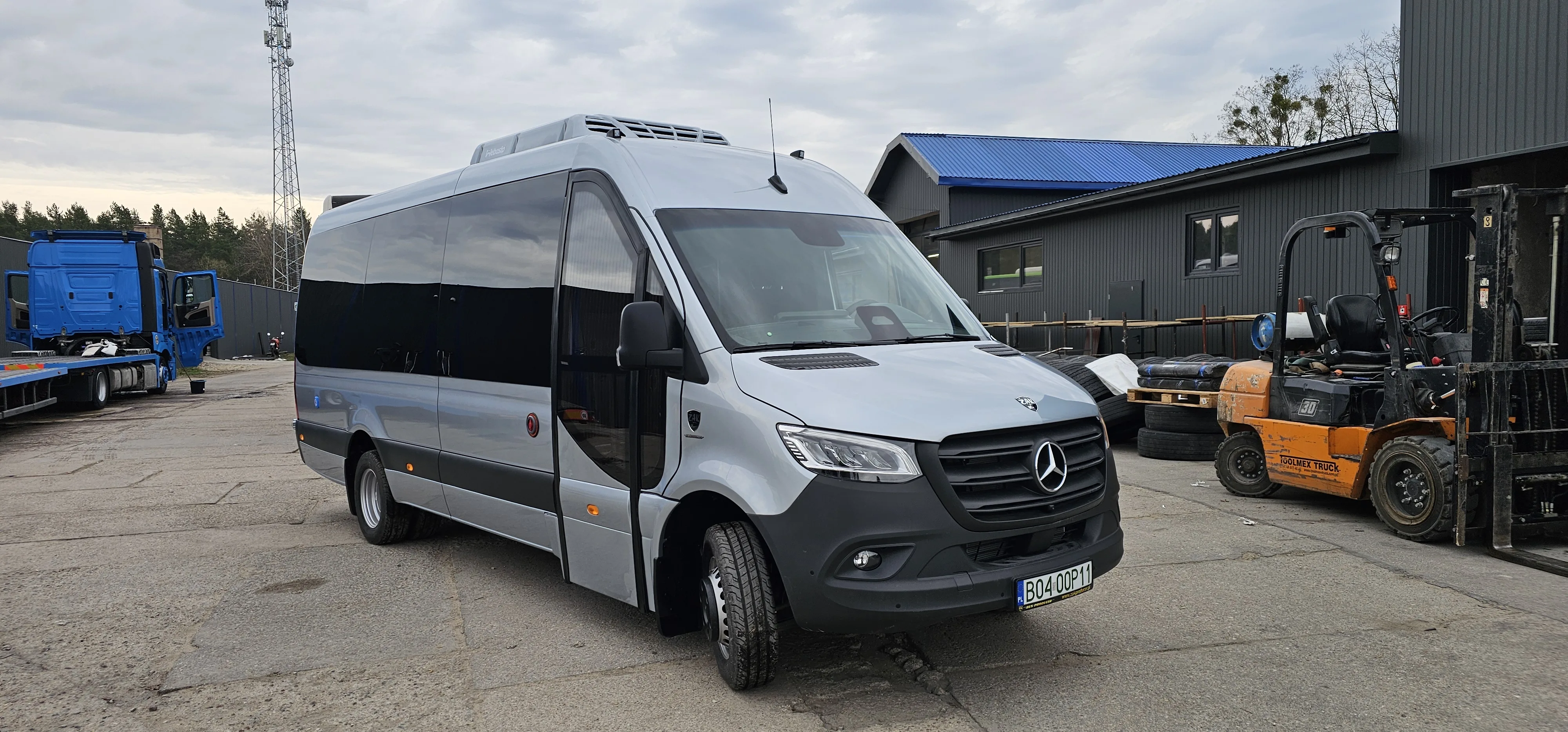 Mercedes Connect – frontal