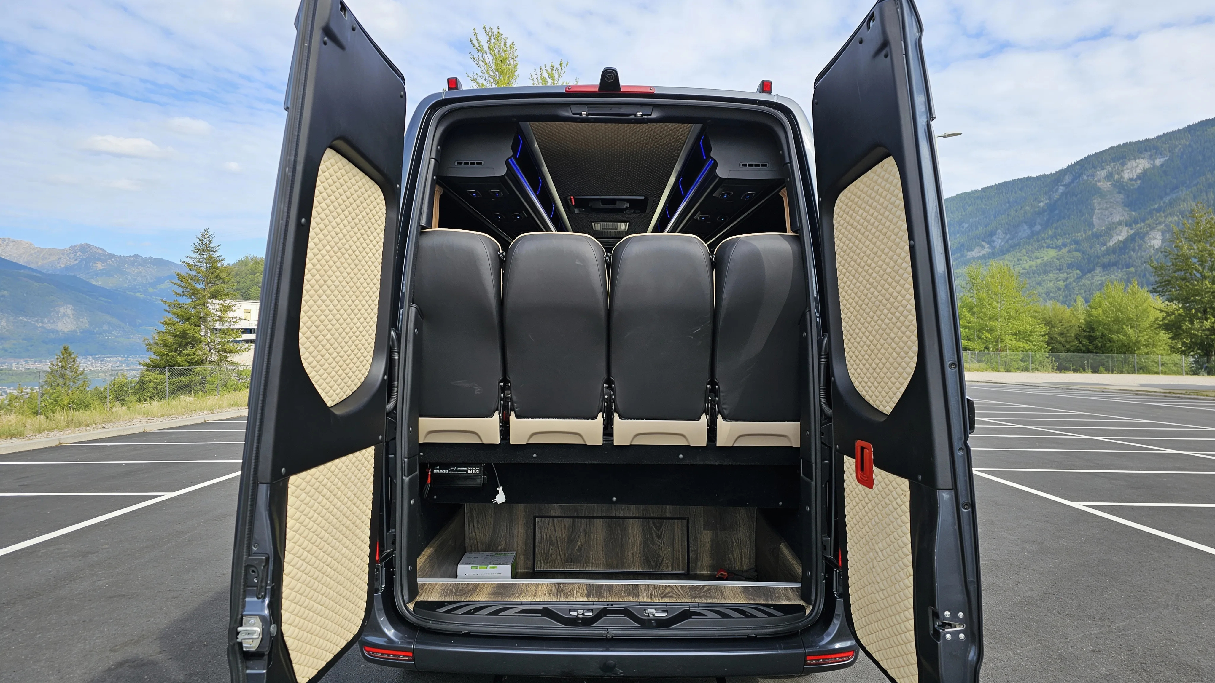 Vista interior trasera Elite